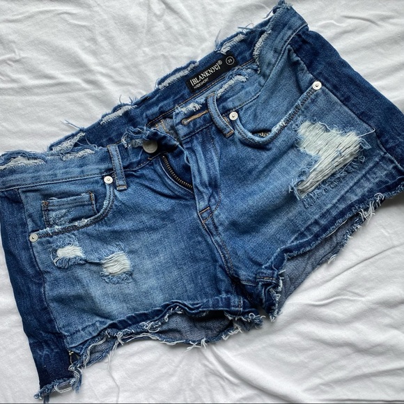 BLANKNYC Denim Distressed Released Hem Shorts (25) Jean Shorts Summer - Picture 3 of 10
